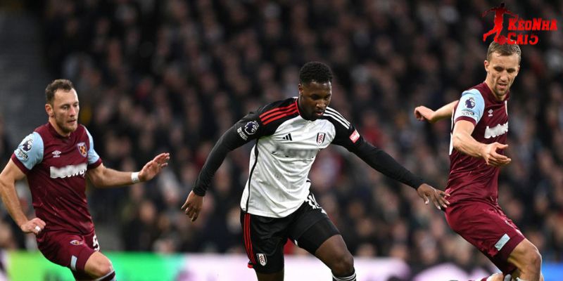 Fulham vs West Ham cho thấy sự tương phản